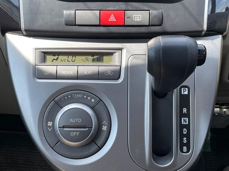 2012 Daihatsu Mira DBA-L275S (UW-6a681deb0534f)[25]