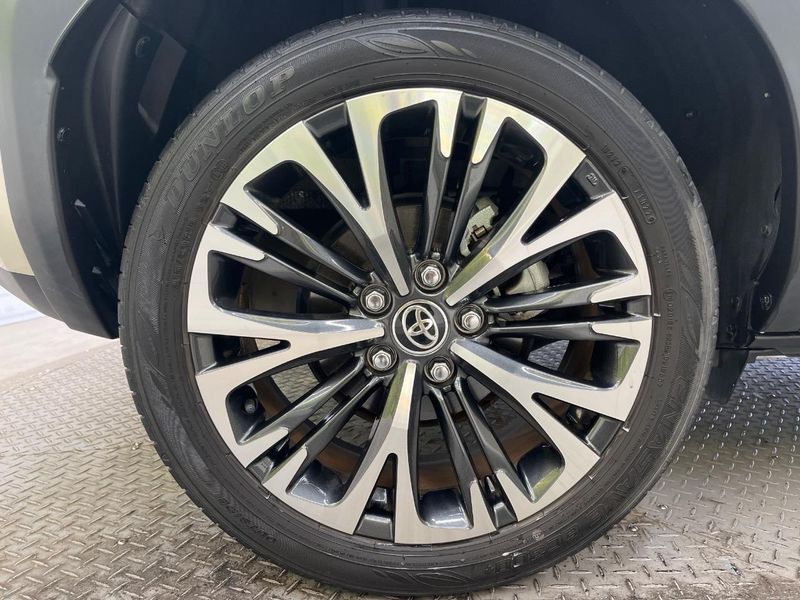2022 Toyota Yaris Cross 6AA-MXPJ10 (UW-6a681ed73dc7f)[10]