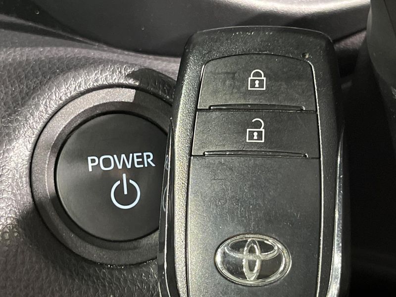 2024 Toyota Yaris Cross 6AA-MXPJ10 (UW-6a681edfb098b)[4]