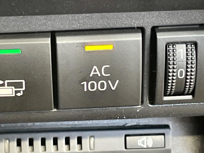 2022 Toyota Aqua 6AA-MXPK11 (UW-6a681ee3bb70d)[19]