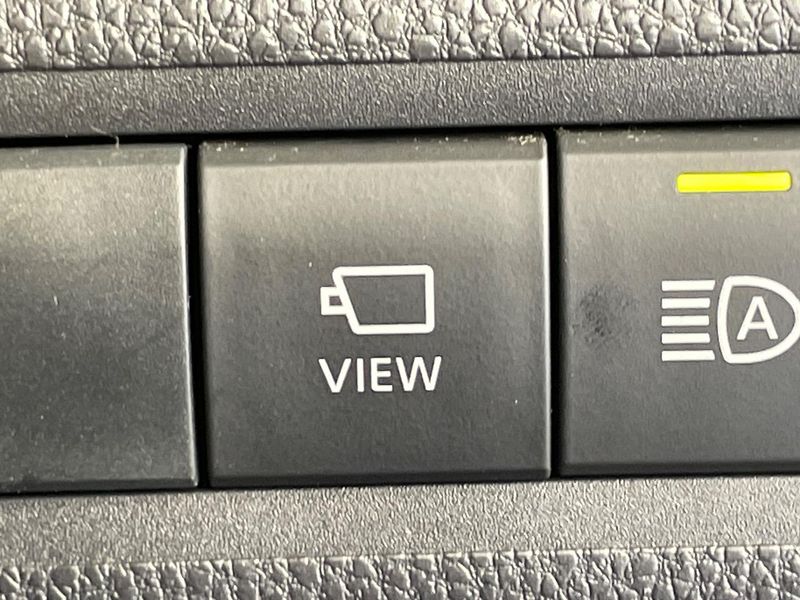2022 Toyota Aqua 6AA-MXPK11 (UW-6a681ee3bb70d)[16]