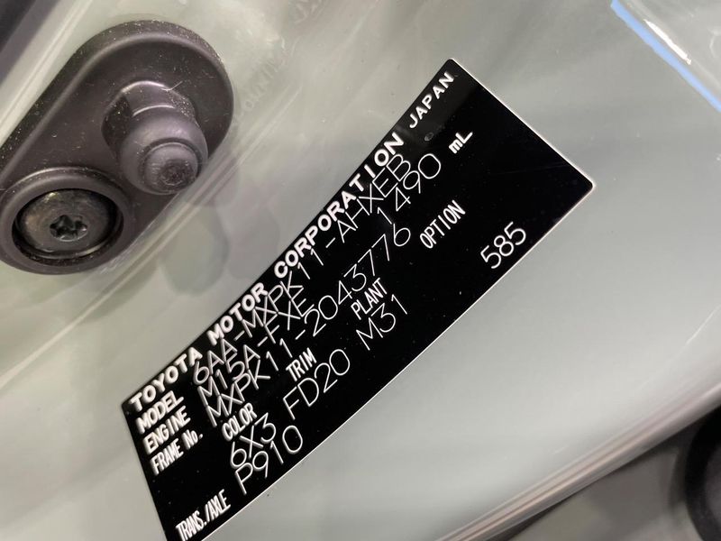2022 Toyota Aqua 6AA-MXPK11 (UW-6a681ee3bb70d)[1]