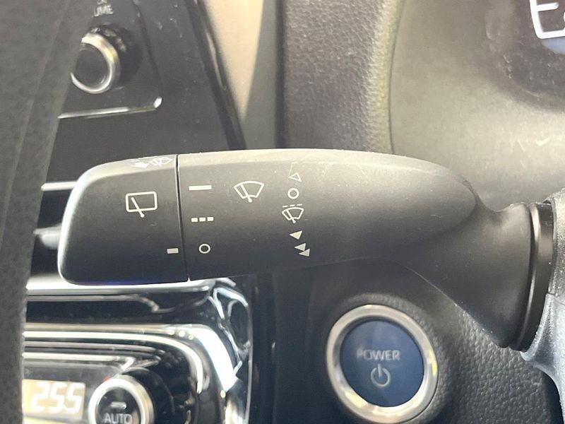 2022 Toyota Aqua 6AA-MXPK11 (UW-6a681ee4754af)[27]