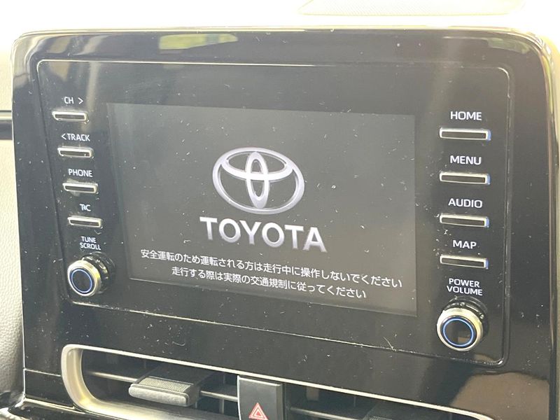 2022 Toyota Aqua 6AA-MXPK11 (UW-6a681ee4754af)[16]