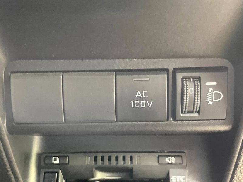 2022 Toyota Aqua 6AA-MXPK11 (UW-6a681ee4754af)[14]