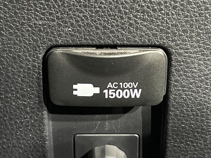 2025 Toyota Aqua 6AA-MXPK16 (UW-6a681ee8d16fa)[14]