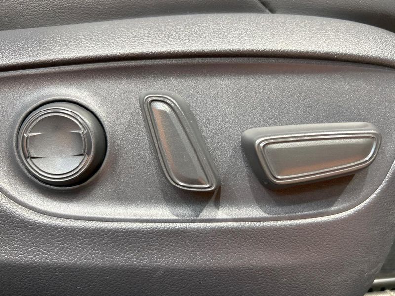 2021 Toyota Harrier 6BA-MXUA80 (UW-6a681ef59d6c9)[23]