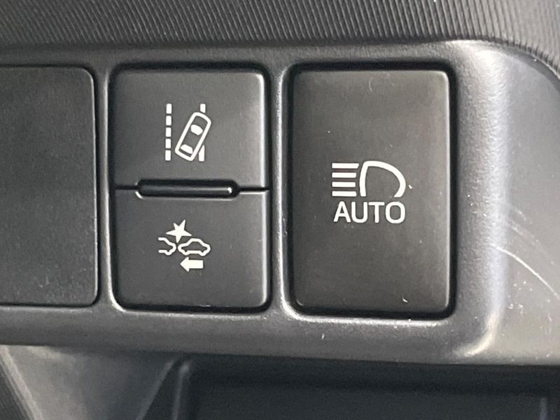 2015 Toyota Aqua DAA-NHP10 (UW-6a681f1b7b881)[26]