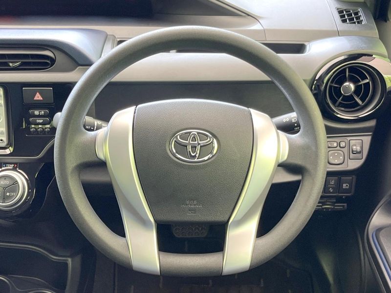 2016 Toyota Aqua DAA-NHP10 (UW-6a681f1bafcd1)[29]
