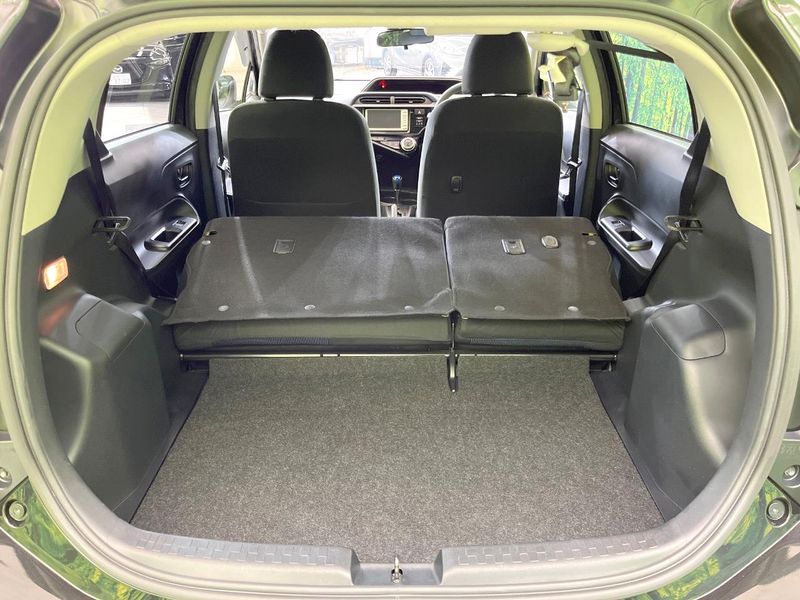 2016 Toyota Aqua DAA-NHP10 (UW-6a681f1bafcd1)[7]
