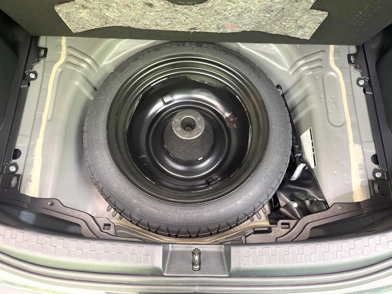 2016 Toyota Aqua DAA-NHP10 (UW-6a681f1bafcd1)[8]