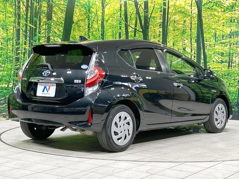 2018 Toyota Aqua DAA-NHP10 (UW-6a681f24ef70c)[8]