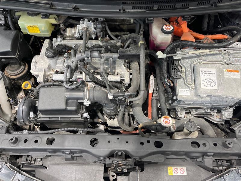2018 Toyota Aqua DAA-NHP10 (UW-6a681f256ff73)[4]