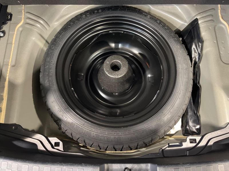 2018 Toyota Aqua DAA-NHP10 (UW-6a681f256ff73)[26]
