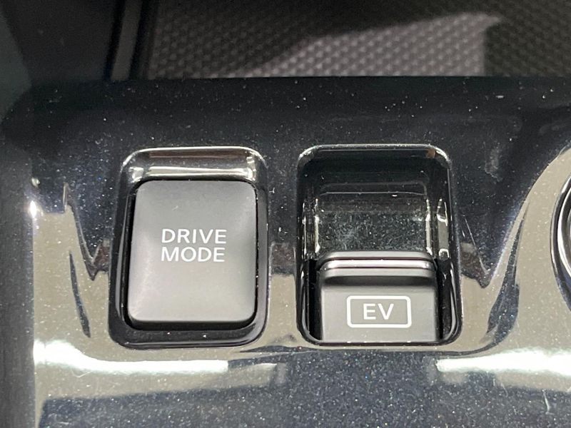 2020 Nissan Kicks 6AA-P15 (UW-6a681f3d0a516)[23]