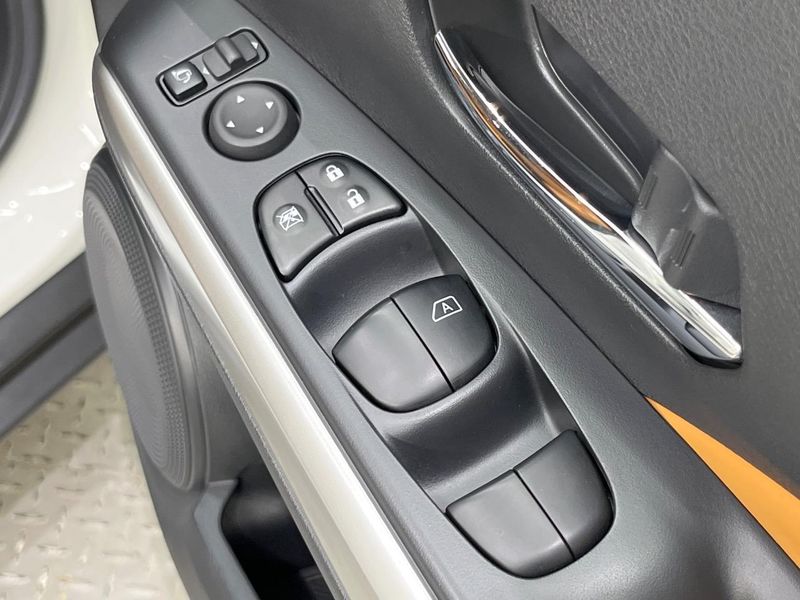 2020 Nissan Kicks 6AA-P15 (UW-6a681f3d0a516)[11]