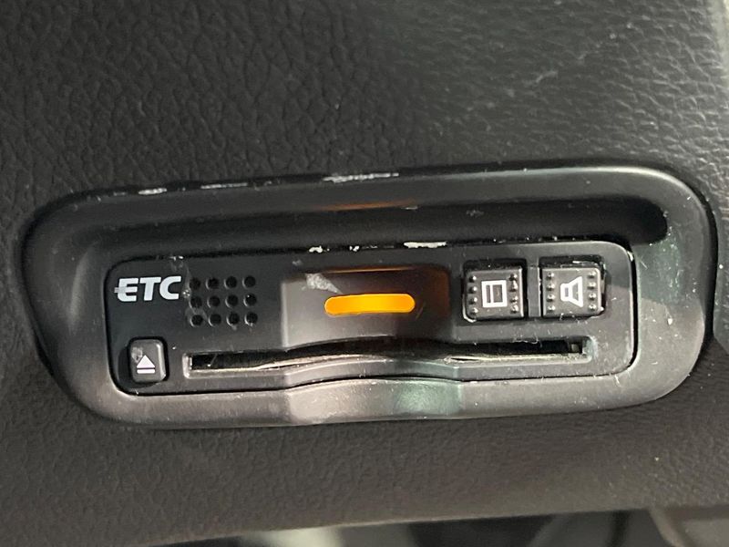 2016 Honda Vezel DAA-RU3 (UW-6a681f52e8e41)[13]
