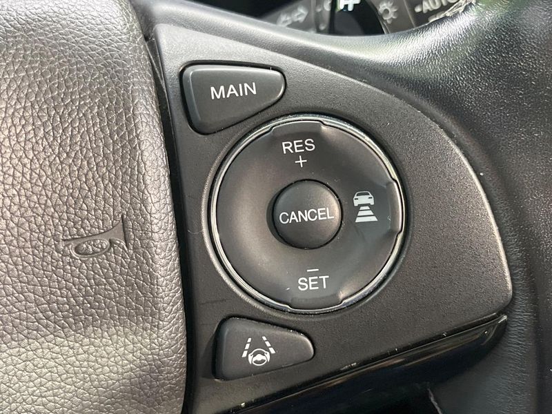 2016 Honda Vezel DAA-RU3 (UW-6a681f52e8e41)[16]