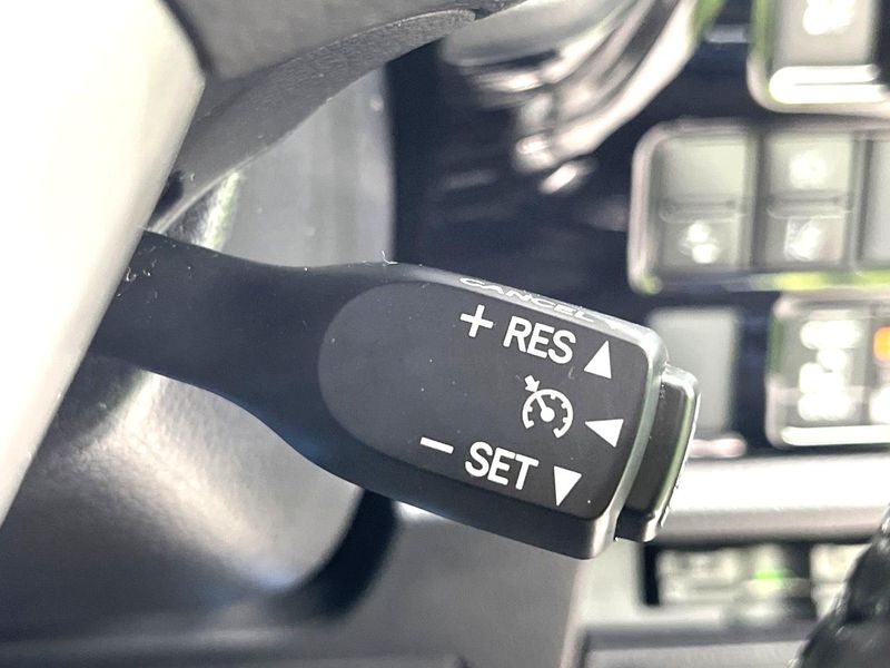 2018 Toyota Voxy DBA-ZRR85W (UW-6a681feb8c0ac)[21]
