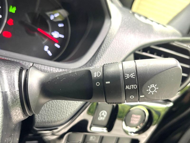 2018 Toyota Voxy DBA-ZRR85W (UW-6a681feb8c0ac)[22]