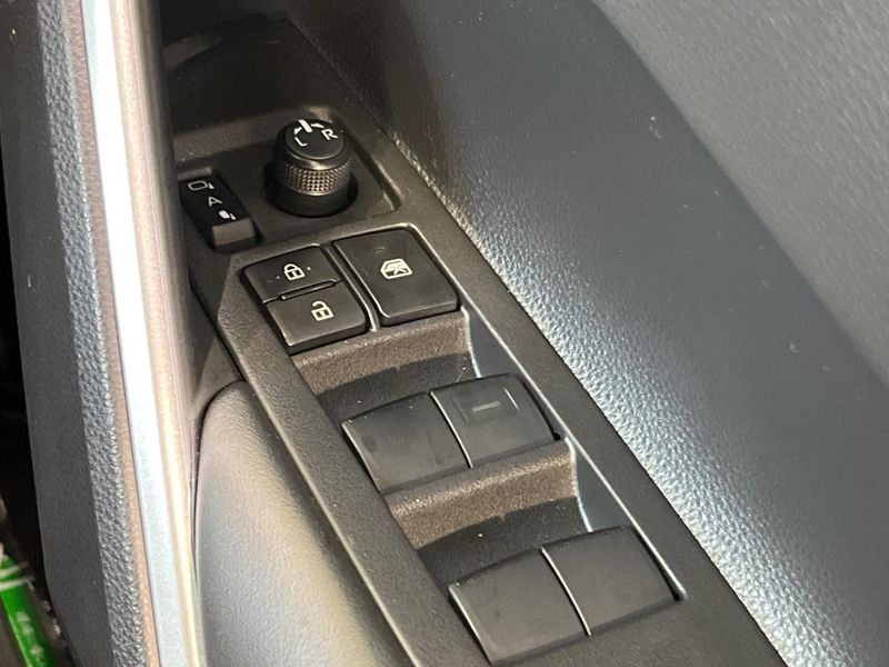 2024 Toyota Corolla Cross 6AA-ZVG13 (UW-6a681ff4e5c2f)[25]