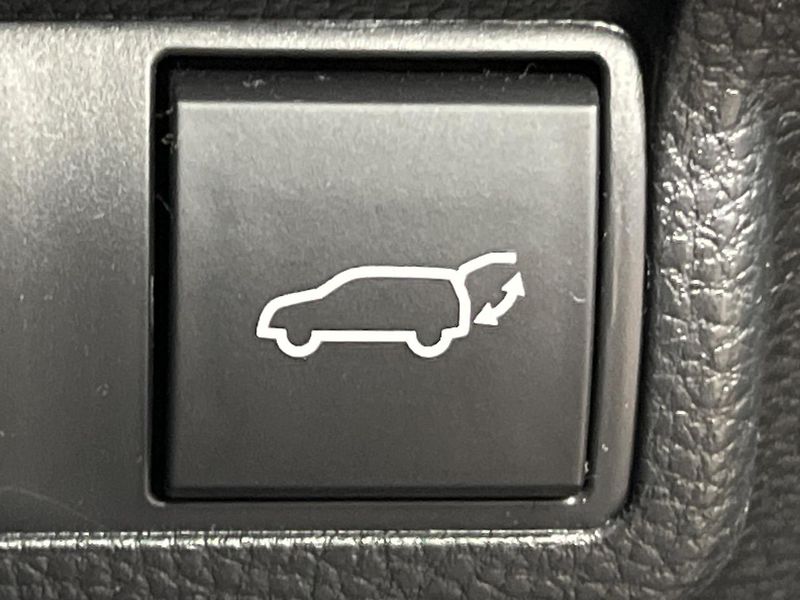 2024 Toyota Corolla Cross 6AA-ZVG13 (UW-6a681ff4e5c2f)[23]