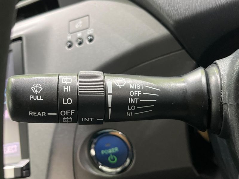 2015 Toyota Prius DAA-ZVW30 (UW-6a681fffc7780)[21]