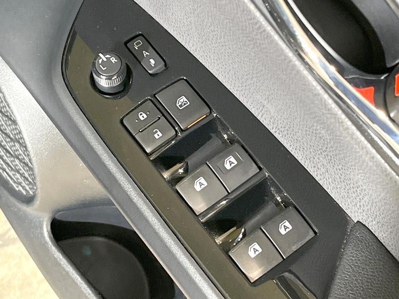 2016 Toyota Prius DAA-ZVW50 (UW-6a6820040bba6)[9]