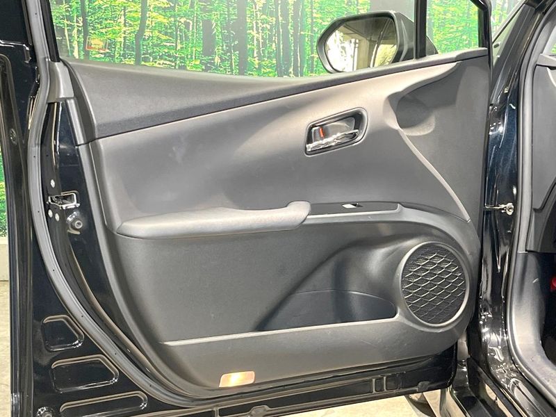 2016 Toyota Prius DAA-ZVW50 (UW-6a6820040bba6)[5]