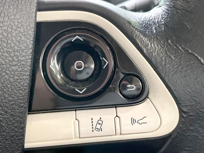 2016 Toyota Prius DAA-ZVW50 (UW-6a6820040bba6)[18]