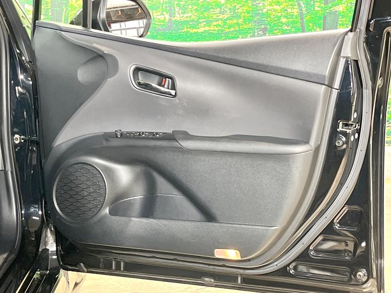 2016 Toyota Prius DAA-ZVW50 (UW-6a6820040bba6)[8]