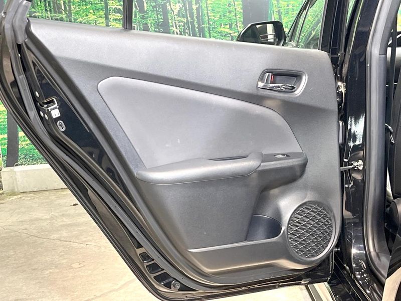 2016 Toyota Prius DAA-ZVW50 (UW-6a6820040bba6)[6]