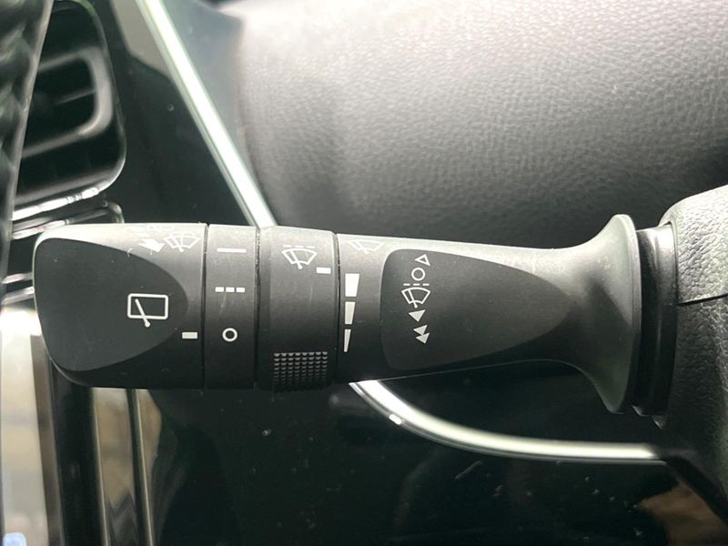 2019 Toyota Prius DAA-ZVW51 (UW-6a68200ea16d2)[26]