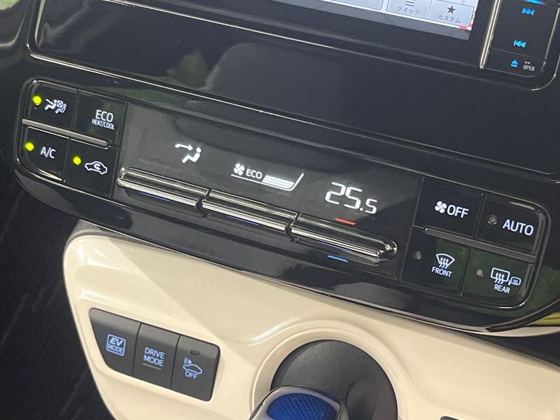 2016 Toyota Prius DAA-ZVW55 (UW-6a682010a9f07)[16]