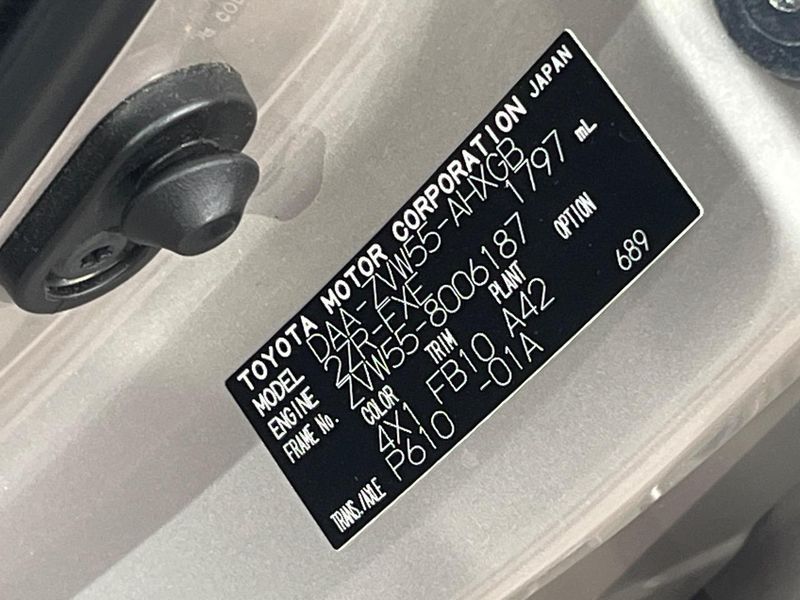 2016 Toyota Prius DAA-ZVW55 (UW-6a682010a9f07)[1]