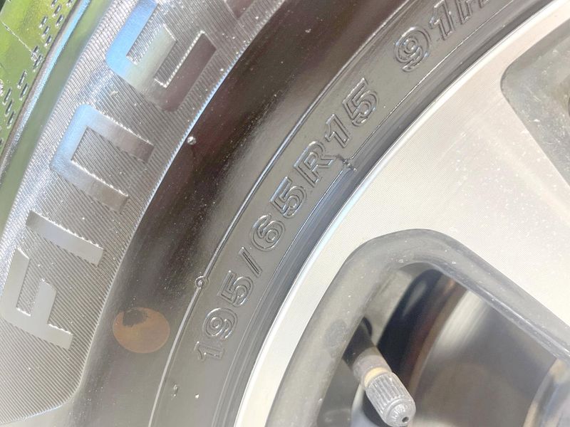 2018 Toyota Esquire DAA-ZWR80G (UW-6a68201a42a58)[24]