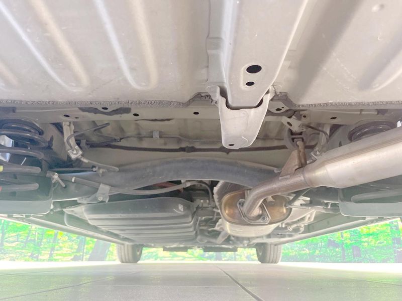 2018 Toyota Esquire DAA-ZWR80G (UW-6a68201a42a58)[29]