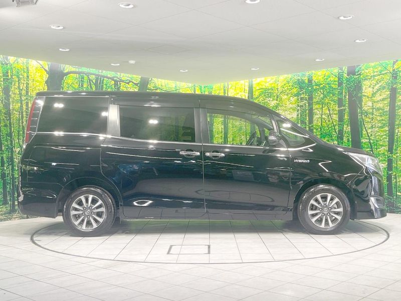 2018 Toyota Esquire DAA-ZWR80G (UW-6a68201a42a58)[17]