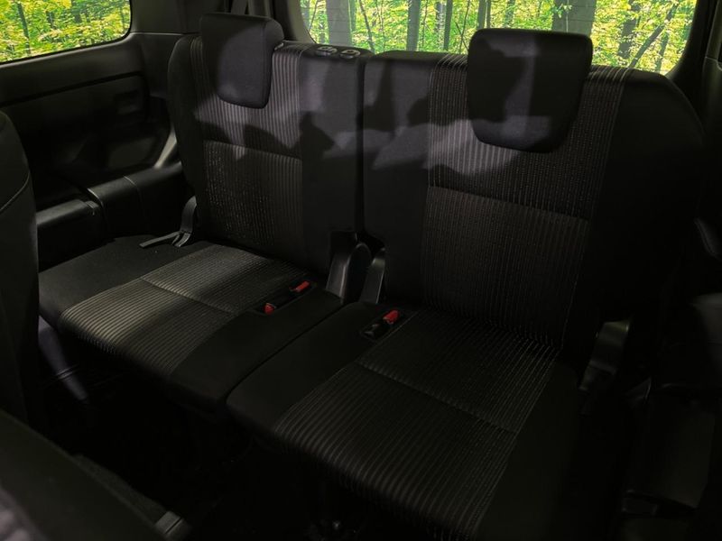 2019 Toyota Voxy DAA-ZWR80W (UW-6a68201b28ca1)[27]