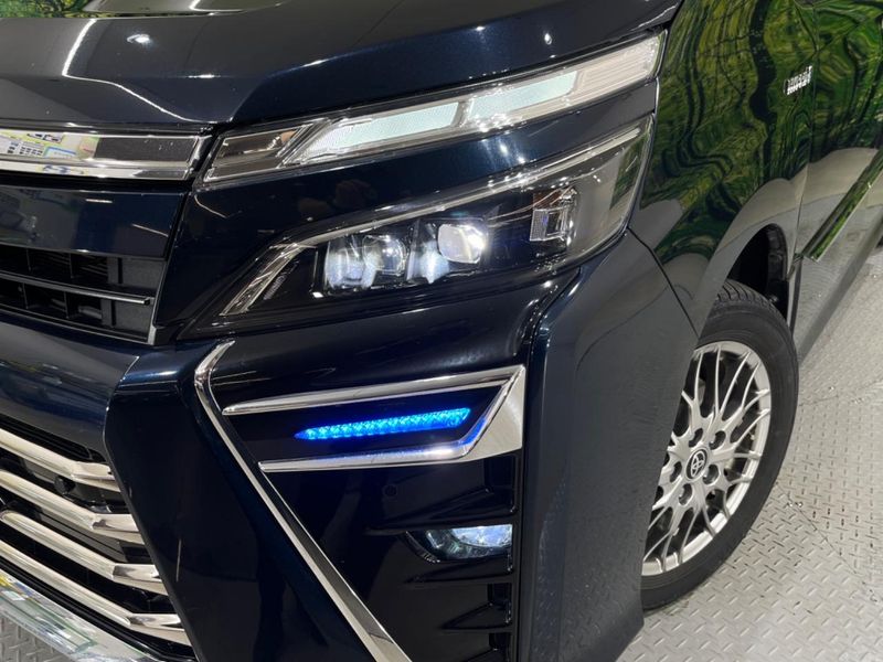 2019 Toyota Voxy DAA-ZWR80W (UW-6a68201b28ca1)[6]