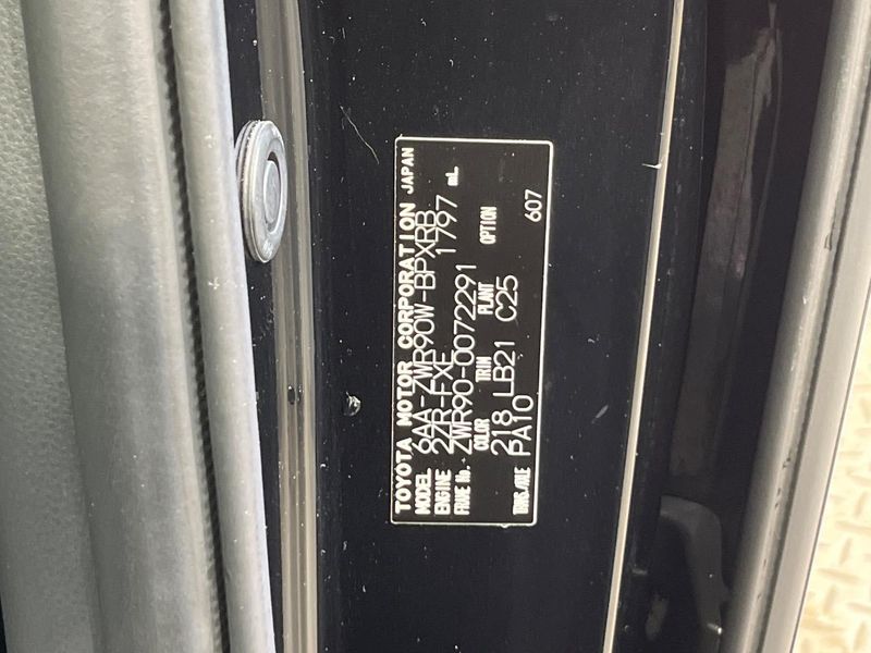 2023 Toyota Voxy 6AA-ZWR90W (UW-6a682021425e3)[1]