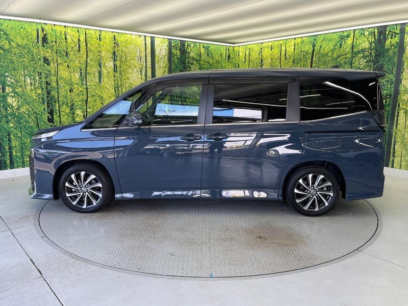 2025 Toyota Voxy 6AA-ZWR90W (UW-6a682029448b3)[17]