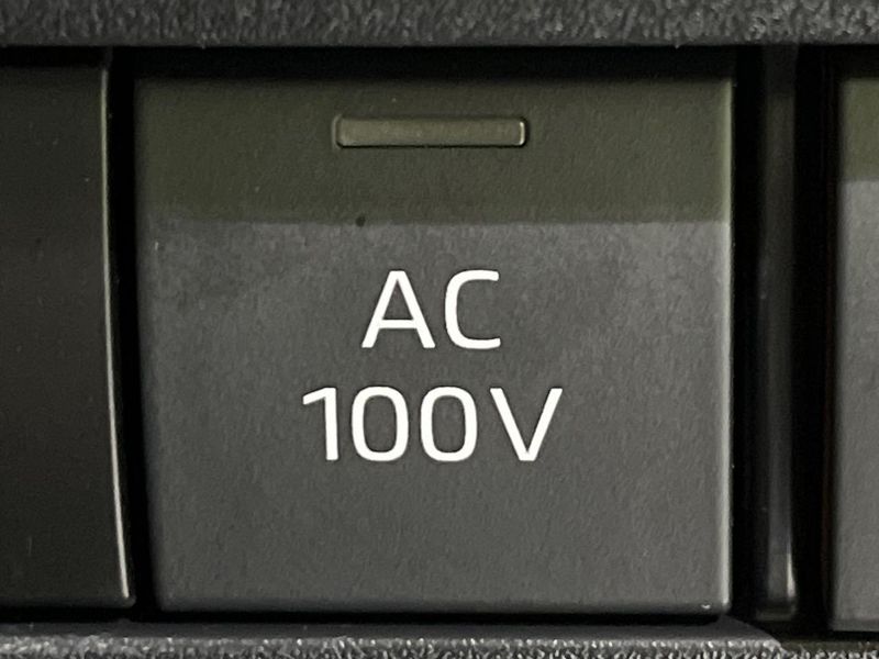 2023 Toyota Noah 6AA-ZWR95W (UW-6a68202e5f068)[21]