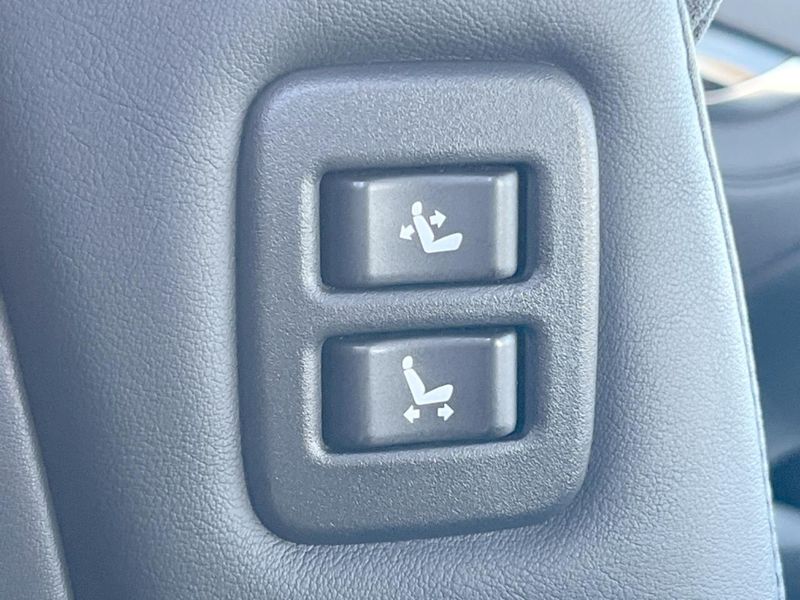 2016 Toyota Vellfire DBA-AGH30W (UW-6a696d9c7b13b)[28]
