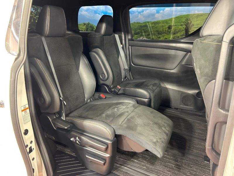 2020 Toyota Alphard 3BA-AGH30W (UW-6a696da7149c9)[20]