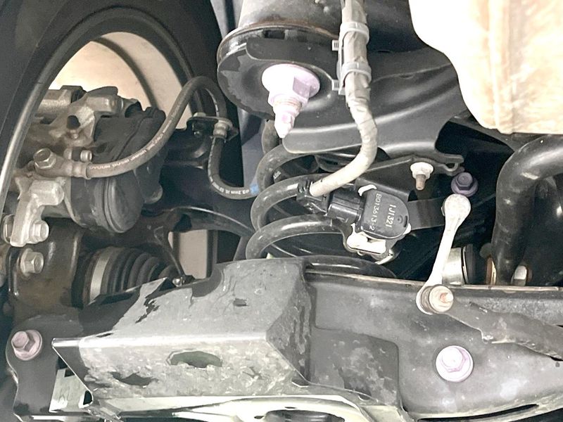 2021 Toyota RAV4 6AA-AXAH54 (UW-6a696dca89245)[6]