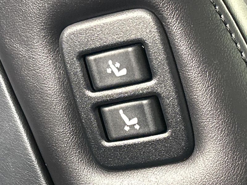 2018 Toyota Vellfire Hybrid DAA-AYH30W (UW-6a696de1a371b)[29]