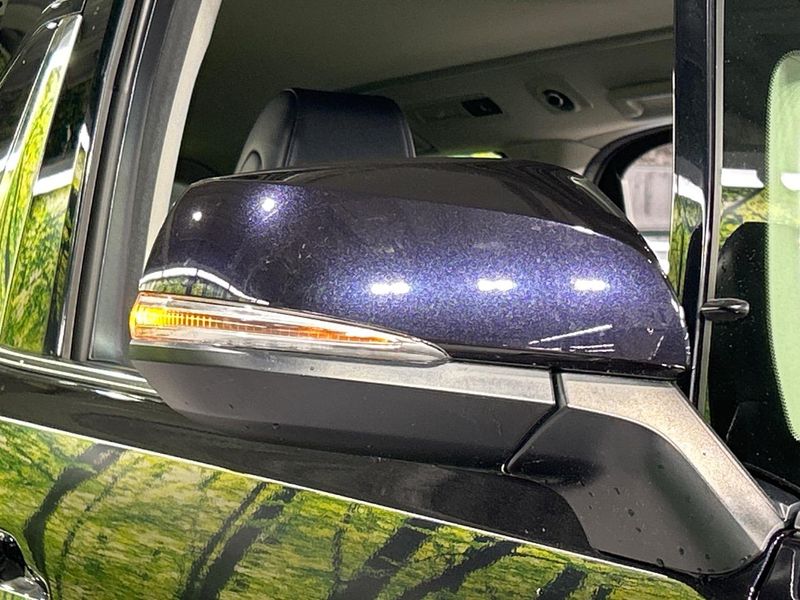 2018 Toyota Vellfire Hybrid DAA-AYH30W (UW-6a696de1a371b)[9]