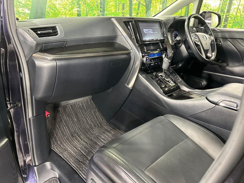 2018 Toyota Vellfire Hybrid DAA-AYH30W (UW-6a696de1a371b)[18]