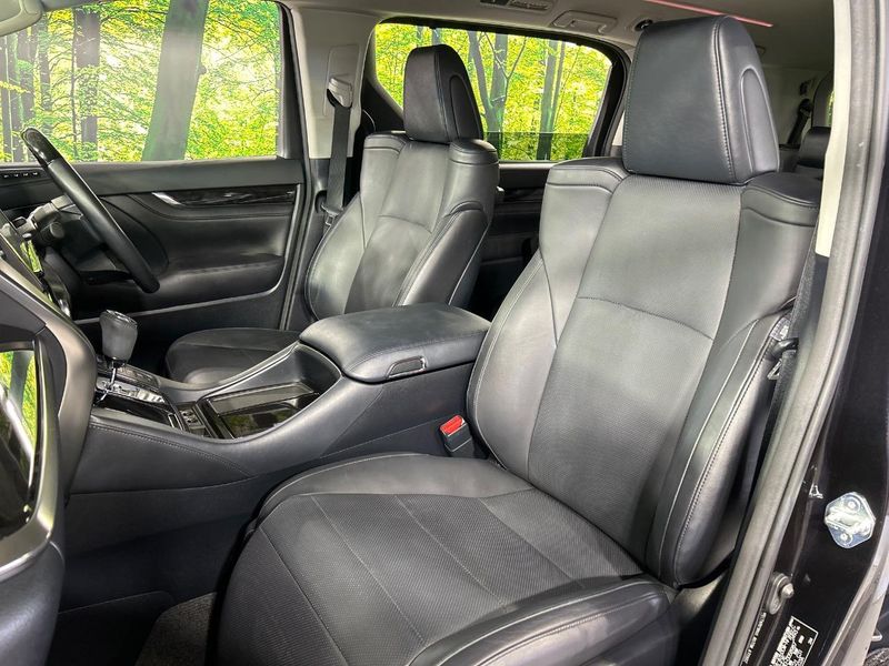 2018 Toyota Vellfire Hybrid DAA-AYH30W (UW-6a696de1a371b)[15]